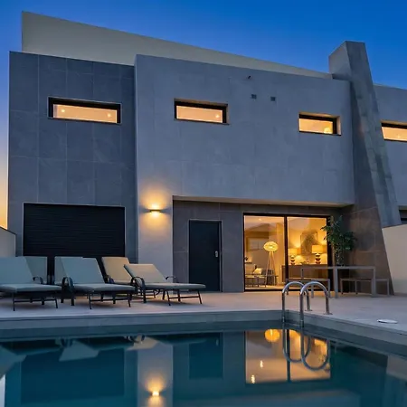 Vila Villasroyale Rex - No Steps, Easy Access, Heated Pool & Bbq Meloneras