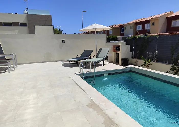 Villasroyale Rex - No Steps, Easy Access, Heated Pool & Bbq Willa