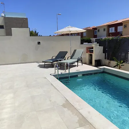 Villasroyale Rex - Fit For A King! فيلة