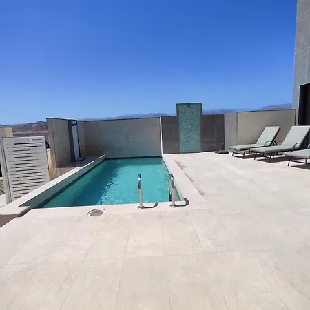 Villasroyale Rex - No Steps, Easy Access, Heated Pool & Bbq