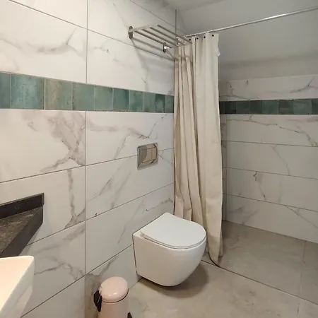 فيلة Villasroyale Rex - Fit For A King!