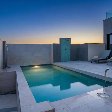 Villasroyale Rex - No Steps, Easy Access, Heated Pool & Bbq 빌라 멜로네라스