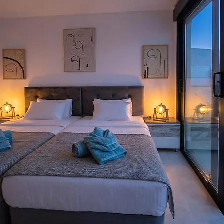 Villasroyale Rex - No Steps, Easy Access, Heated Pool & Bbq 빌라