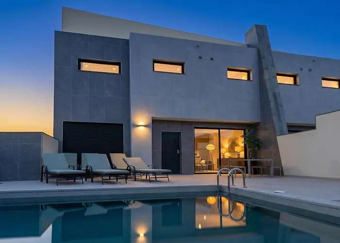 빌라 Villasroyale Rex - No Steps, Easy Access, Heated Pool & Bbq 멜로네라스