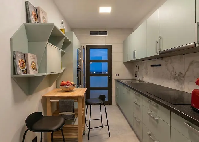 Villasroyale Rex - No Steps, Easy Access, Heated Pool & Bbq
