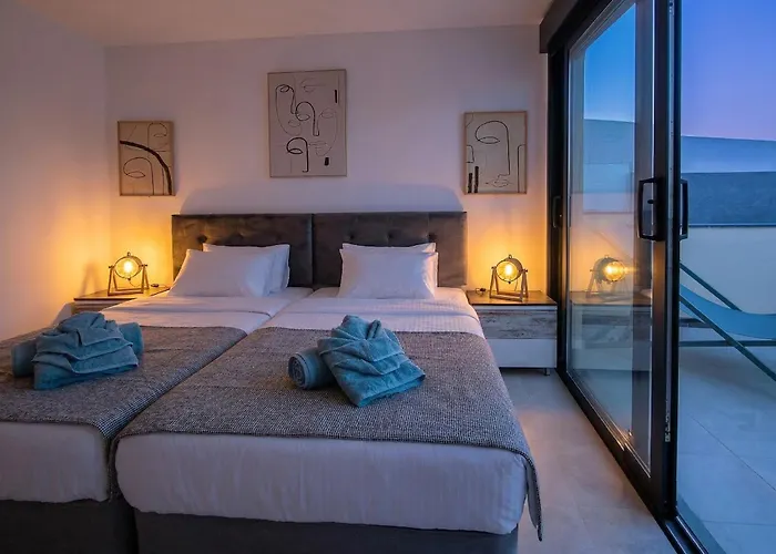 Villasroyale Rex - No Steps, Easy Access, Heated Pool & Bbq 빌라